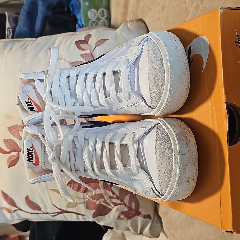 NIKE Blazer Mids